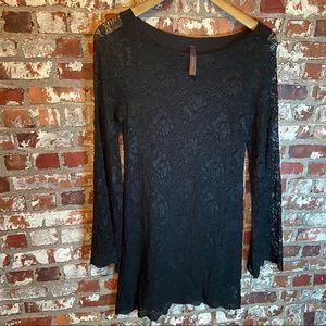 [Audrey 3+1]Black Lace Mini Dress w/ Bell Sleeves